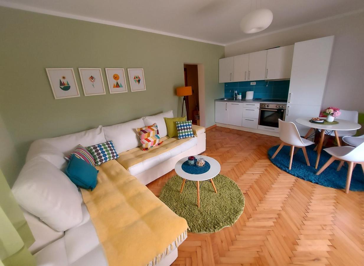 Apartments Iva ติวัต ภายนอก รูปภาพ